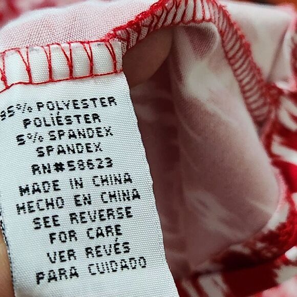 CAROL ROSE  Top Women Size Medium Red Short Sleeve Ruffle Wide Neck Relax Fit - Picture 9 of 10